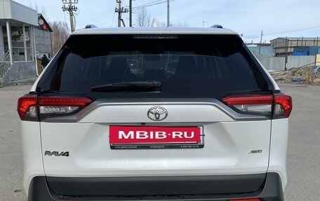 Toyota RAV4, 2020 год, 3 749 000 рублей, 8 фотография