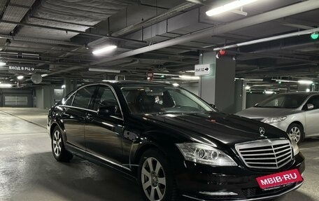 Mercedes-Benz S-Класс, 2013 год, 1 800 000 рублей, 3 фотография