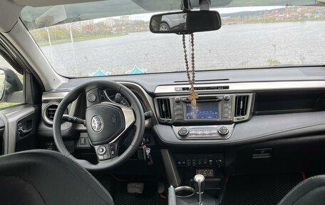 Toyota RAV4, 2014 год, 2 400 000 рублей, 2 фотография