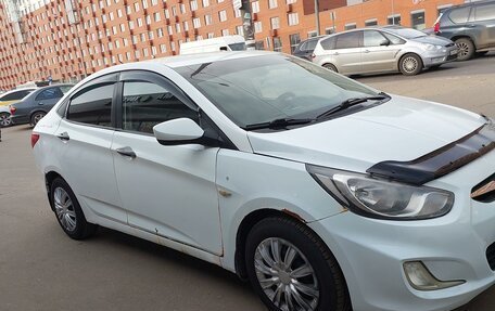 Hyundai Solaris II рестайлинг, 2013 год, 450 000 рублей, 3 фотография