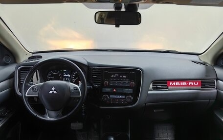 Mitsubishi Outlander III рестайлинг 3, 2012 год, 1 528 000 рублей, 13 фотография