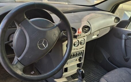 Mercedes-Benz A-Класс, 2000 год, 300 000 рублей, 15 фотография