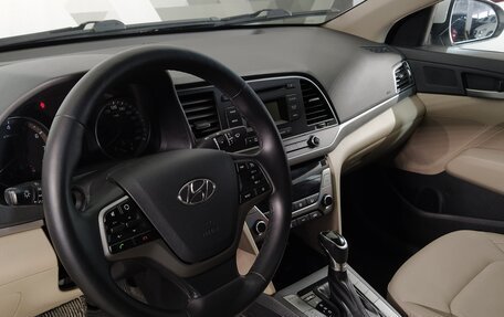 Hyundai Elantra VI рестайлинг, 2018 год, 1 649 000 рублей, 8 фотография
