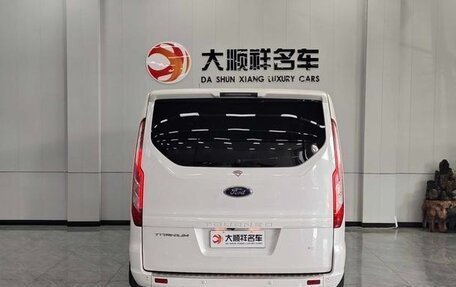 Ford Tourneo Custom I рестайлинг, 2020 год, 2 650 000 рублей, 4 фотография
