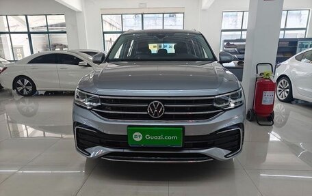 Volkswagen Tiguan II, 2021 год, 3 320 000 рублей, 2 фотография