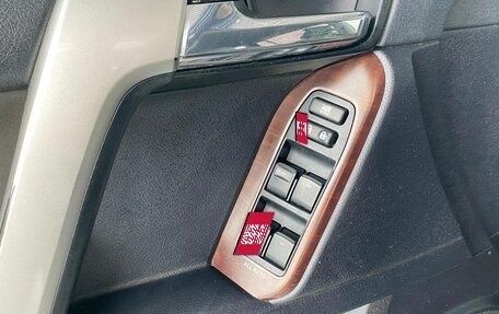 Toyota Land Cruiser Prado 150 рестайлинг 2, 2015 год, 3 550 000 рублей, 5 фотография