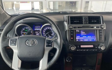 Toyota Land Cruiser Prado 150 рестайлинг 2, 2015 год, 3 550 000 рублей, 14 фотография