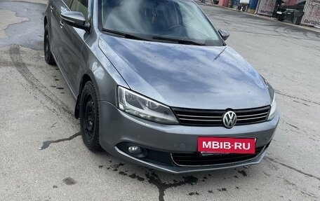 Volkswagen Jetta VI, 2012 год, 695 000 рублей, 3 фотография