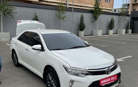 Toyota Camry, 2017 год, 2 200 000 рублей, 5 фотография