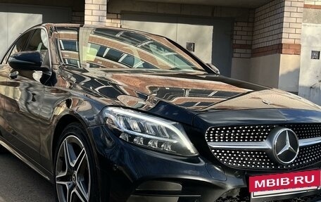 Mercedes-Benz C-Класс, 2018 год, 3 000 000 рублей, 4 фотография