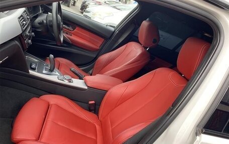 BMW 3 серия, 2018 год, 1 681 000 рублей, 19 фотография