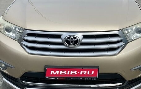 Toyota Highlander III, 2011 год, 2 500 000 рублей, 2 фотография