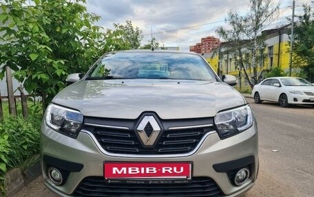 Renault Logan II, 2018 год, 1 250 000 рублей, 2 фотография