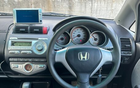 Honda Fit III, 2005 год, 649 000 рублей, 8 фотография