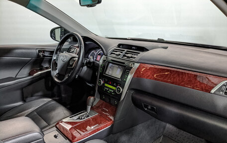 Toyota Camry, 2014 год, 2 090 000 рублей, 13 фотография
