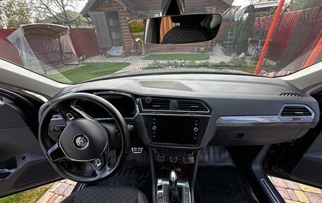 Volkswagen Tiguan II, 2018 год, 3 100 000 рублей, 18 фотография