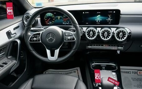 Mercedes-Benz A-Класс, 2021 год, 2 450 000 рублей, 5 фотография