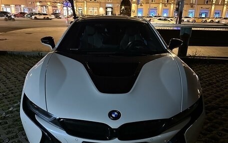 BMW i8 I рестайлинг, 2016 год, 7 590 000 рублей, 15 фотография