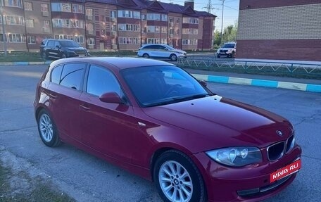 BMW 1 серия, 2008 год, 740 000 рублей, 2 фотография