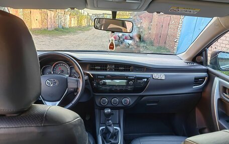 Toyota Corolla, 2013 год, 1 550 000 рублей, 5 фотография