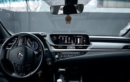Lexus ES VII, 2020 год, 5 000 000 рублей, 8 фотография