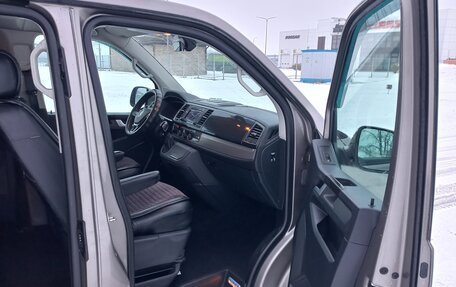 Volkswagen Caravelle T6 рестайлинг, 2019 год, 3 650 000 рублей, 7 фотография