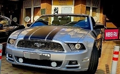 Ford Mustang VI рестайлинг, 2013 год, 1 500 000 рублей, 1 фотография