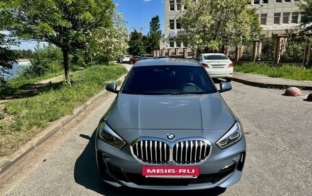 BMW 1 серия, 2019 год, 4 000 000 рублей, 2 фотография