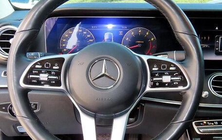 Mercedes-Benz E-Класс, 2019 год, 3 385 000 рублей, 5 фотография