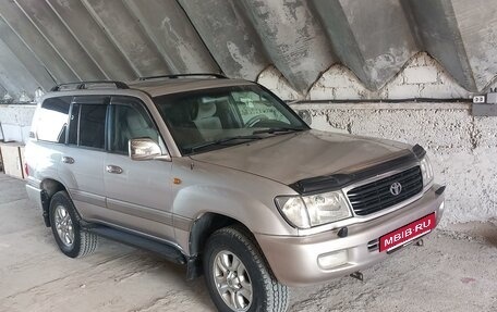 Toyota Land Cruiser 100 рестайлинг 2, 2002 год, 2 150 000 рублей, 2 фотография