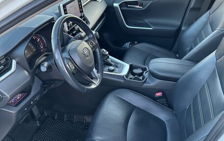 Toyota RAV4, 2019 год, 4 050 000 рублей, 6 фотография