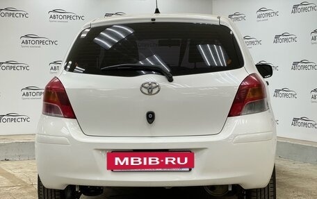Toyota Yaris III рестайлинг, 2009 год, 590 000 рублей, 4 фотография