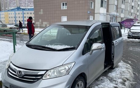 Honda Freed I, 2012 год, 1 200 000 рублей, 2 фотография
