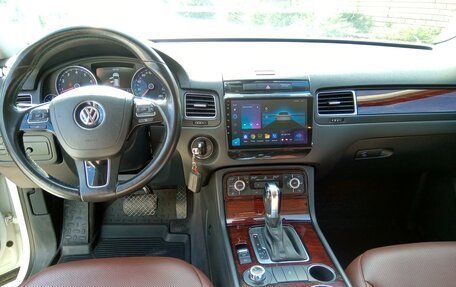 Volkswagen Touareg III, 2013 год, 2 390 000 рублей, 4 фотография