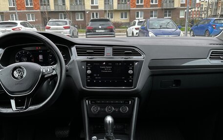 Volkswagen Tiguan II, 2017 год, 2 900 000 рублей, 13 фотография