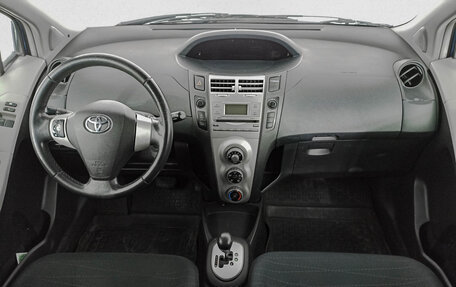 Toyota Yaris III рестайлинг, 2007 год, 694 000 рублей, 14 фотография