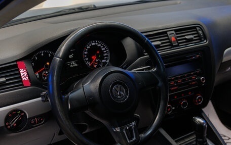 Volkswagen Jetta VI, 2011 год, 1 050 000 рублей, 3 фотография