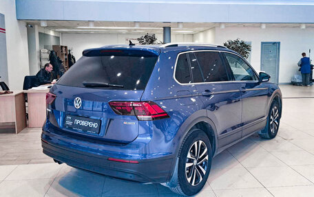 Volkswagen Tiguan II, 2019 год, 2 990 000 рублей, 5 фотография
