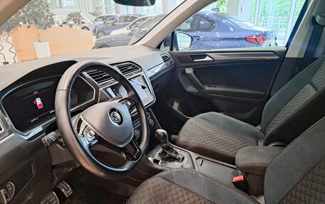 Volkswagen Tiguan II, 2019 год, 2 990 000 рублей, 16 фотография