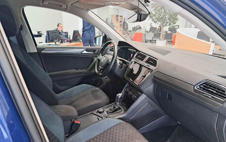 Volkswagen Tiguan II, 2019 год, 2 990 000 рублей, 11 фотография