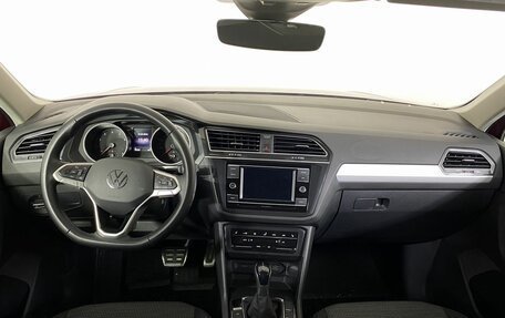 Volkswagen Tiguan II, 2021 год, 2 940 000 рублей, 11 фотография