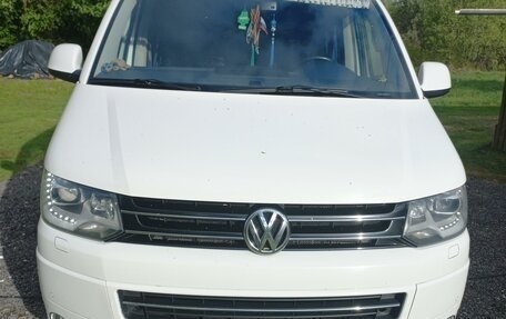 Volkswagen Multivan T5, 2012 год, 2 800 000 рублей, 3 фотография