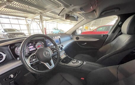 Mercedes-Benz E-Класс, 2019 год, 3 980 000 рублей, 7 фотография