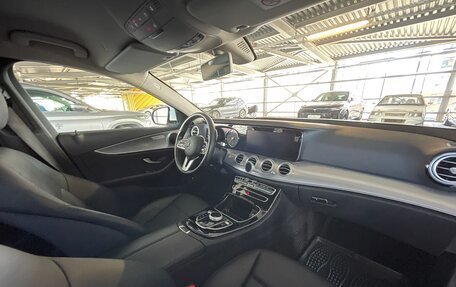 Mercedes-Benz E-Класс, 2019 год, 3 980 000 рублей, 9 фотография