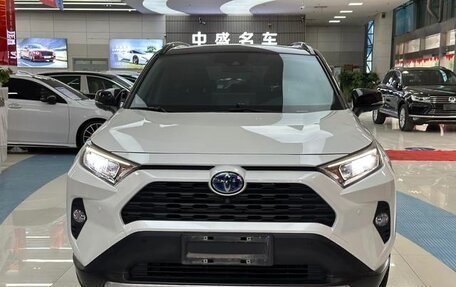 Toyota RAV4, 2021 год, 2 970 600 рублей, 2 фотография