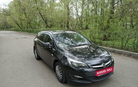 Opel Astra J, 2014 год, 1 280 000 рублей, 4 фотография
