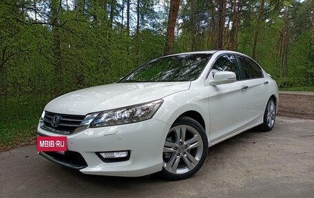Honda Accord IX рестайлинг, 2013 год, 1 548 000 рублей, 13 фотография