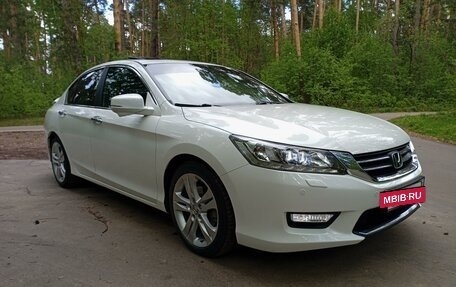 Honda Accord IX рестайлинг, 2013 год, 1 548 000 рублей, 14 фотография
