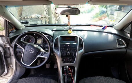 Opel Astra J, 2011 год, 800 000 рублей, 6 фотография