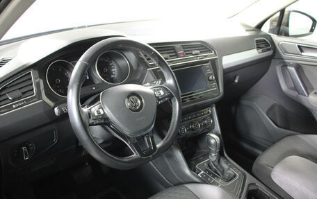 Volkswagen Tiguan II, 2017 год, 2 000 000 рублей, 14 фотография